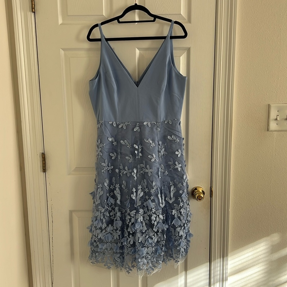 Dress the Population Darleen Floral Midi Dress in Sky Blue Size XL